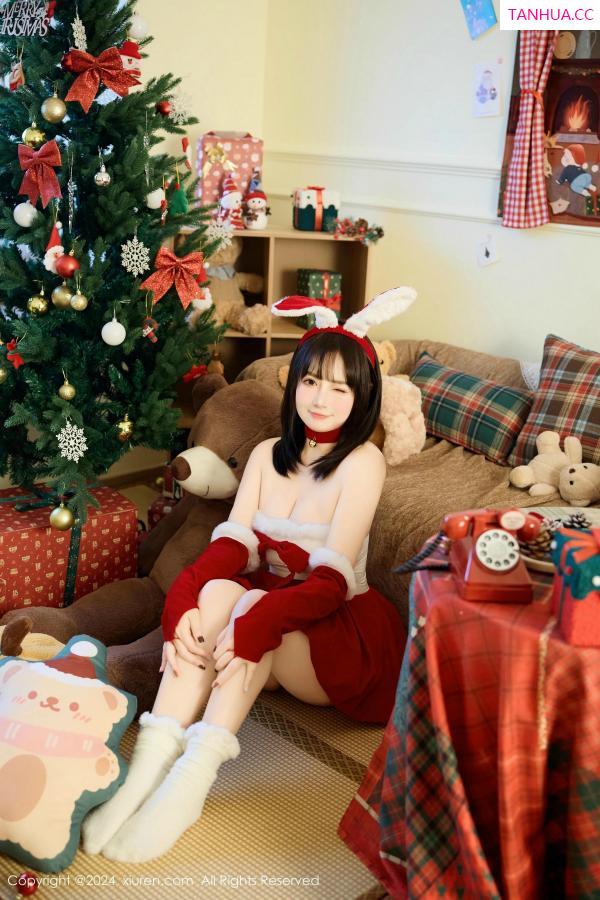 徐嘉乐 徐cake [XiuRen]高清写真图 2024.12.25 No.9656 养乐多Doll 美臀性感第11张图片